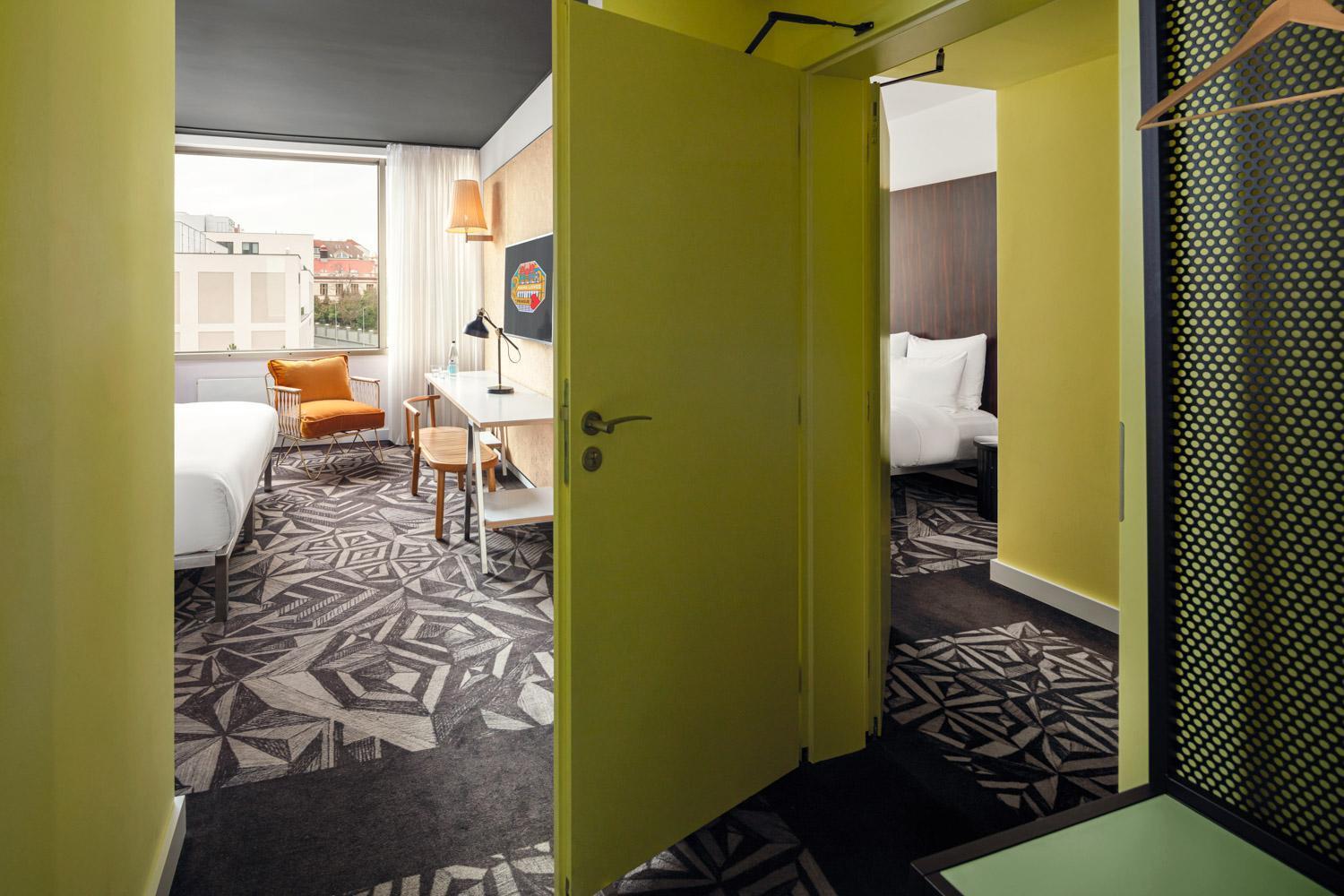 XL Mama Family Room,1658749596:JPEG